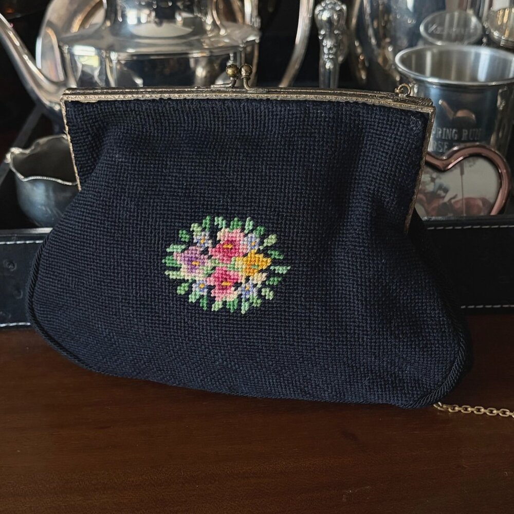 Vtg Black Needlepoint Floral Clutch Purse Gold Tone Kiss Lock Ornate Frame Chain - Picture 4 of 8